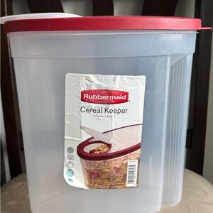 Rubbermaid Cereal Keeper with Crimson Lid